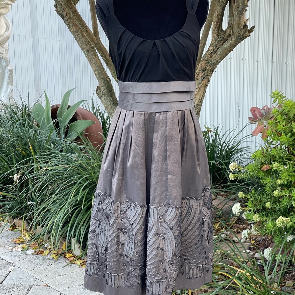 Dress - Picture 3 of 9